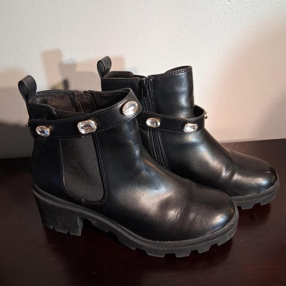 Womens Black‎ faux leather ankle boots with rhinestone details